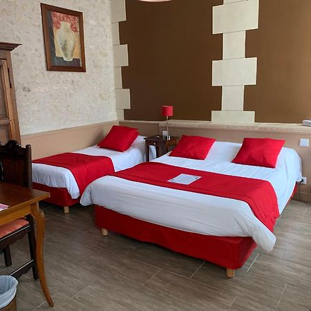 Logis Hotels Restaurant Le Relais שנונסו מראה חיצוני תמונה
