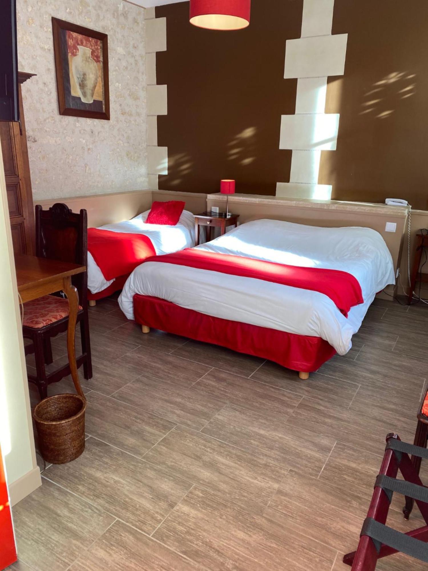 Logis Hotels Restaurant Le Relais שנונסו מראה חיצוני תמונה